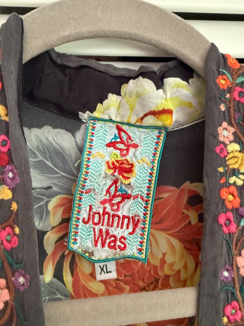 Johnny Was Black Floral Kimono with embroidered details - Picture 4 of 5